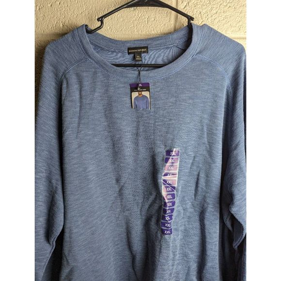 3/$18 Banana Republic Crew Neck Sweater - Picture 2 of 4